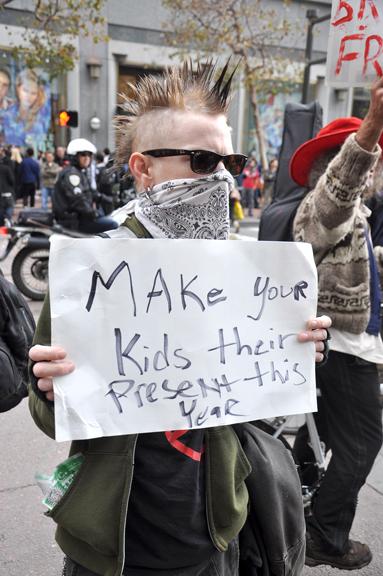 Occupy San Francisco protesters picket outside shopping centers on Black Friday