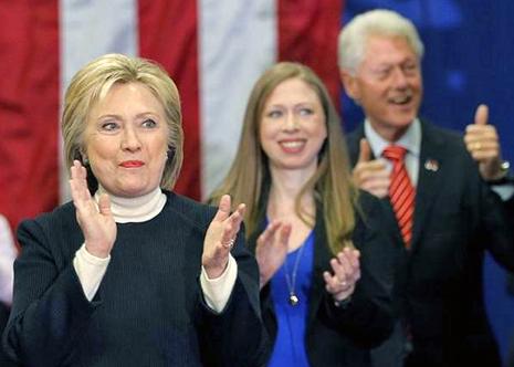 The Clinton clan arrives at a New Hampshire rally