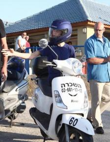 Justin Bieber rents a motorcycle in Israel